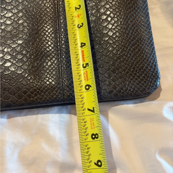 Thirty-One clutch, "Jewell" style snake pattern - Picture 14 of 14